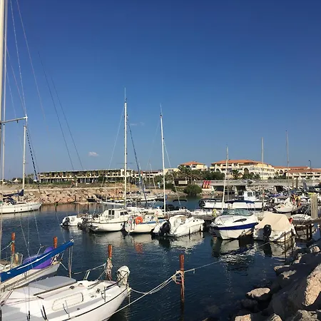 T3 Face A La Avec Terrasse Et Parking Prive A - Fr-1-338-587 *